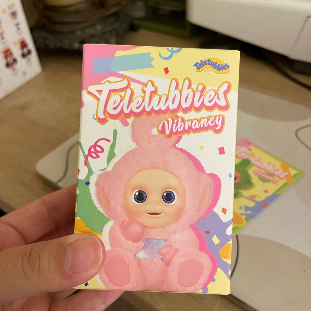 POP MART Teletubbies Vibrancy Series Figures (Dipsy) - Picture 2 of 8